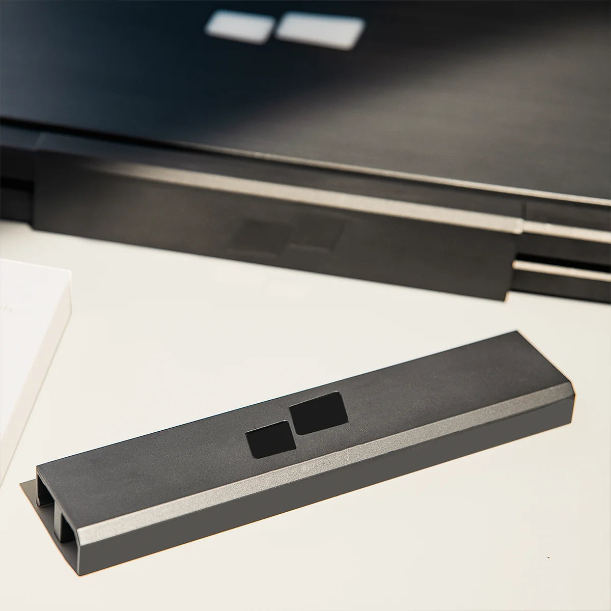 Monitor Clips